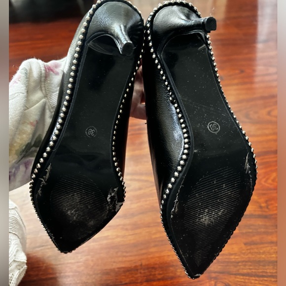 **SOLD** Black Heels with Silver Chain Trim - Picture 5 of 5